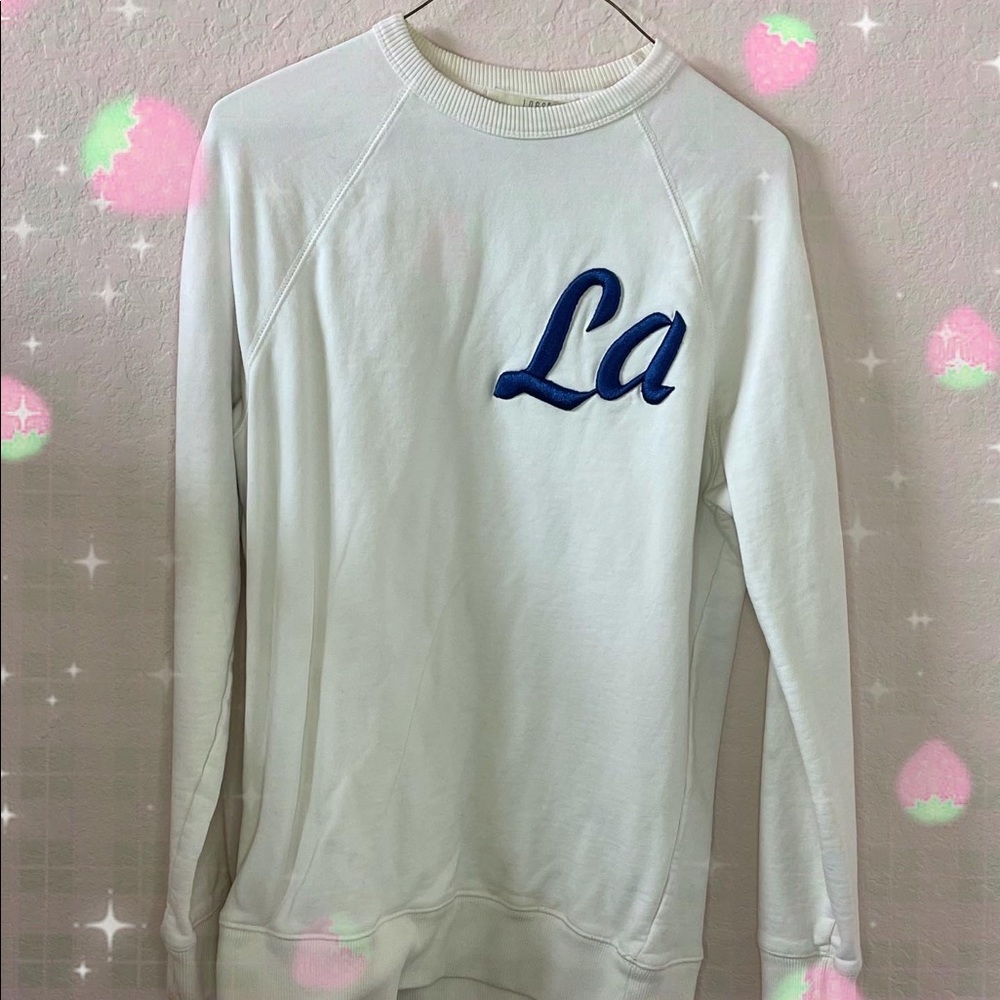 name: LA white crewneck
size: S
꒰ა ♡ ໒꒱
